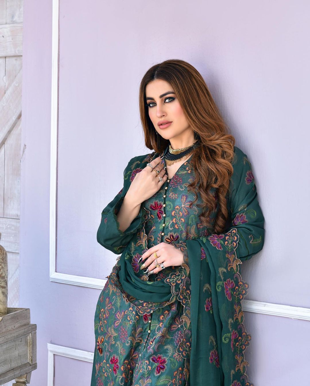 Zoyaa Khan looks Stunning in Stylish Traditional Attire, (PHOTOS)