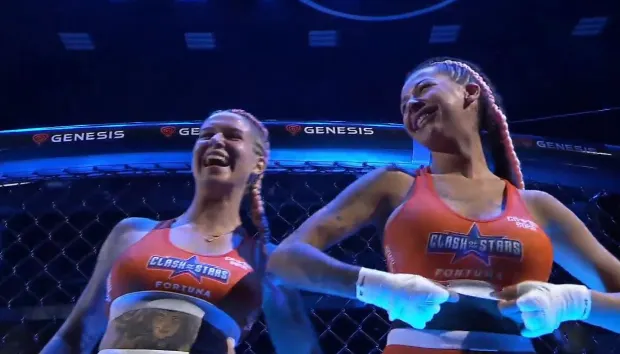 Watch Video Onlyfans Stars Inked Dory And Karina Pedro Flash Crowd Before Fight 3194