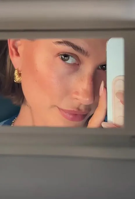 Hailey Bieber